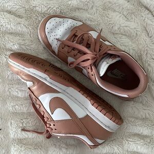 rose nike dunk low size 7.5